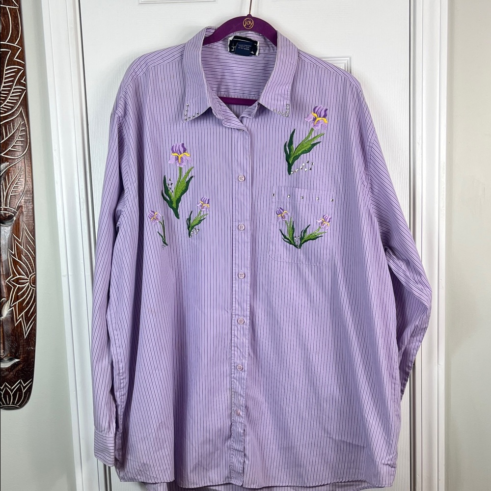 H &J lavender/purple striped long sleeved button down shirt 2X. Embroidered